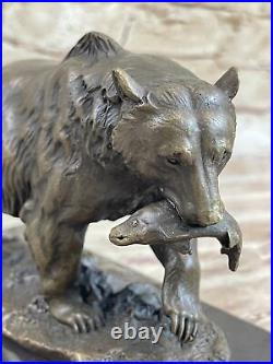 Bronze grizzly bear, fish, bronze sculpture, bronze figure, sculpture, Gift